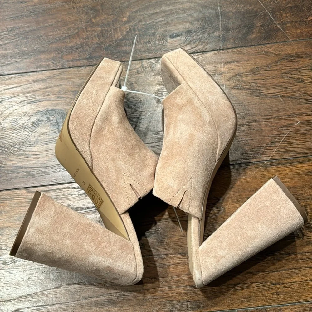 NEW! Free People Pearl Sand Margo Platform Sandal -  Size 39EU/9US ✈️
